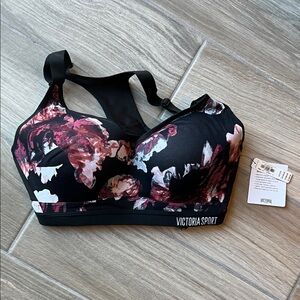 Victoria’s Secret sports bra 32DDD